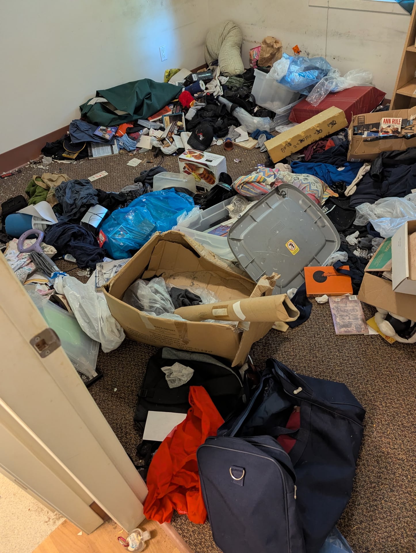 Residential hoarding cleanup